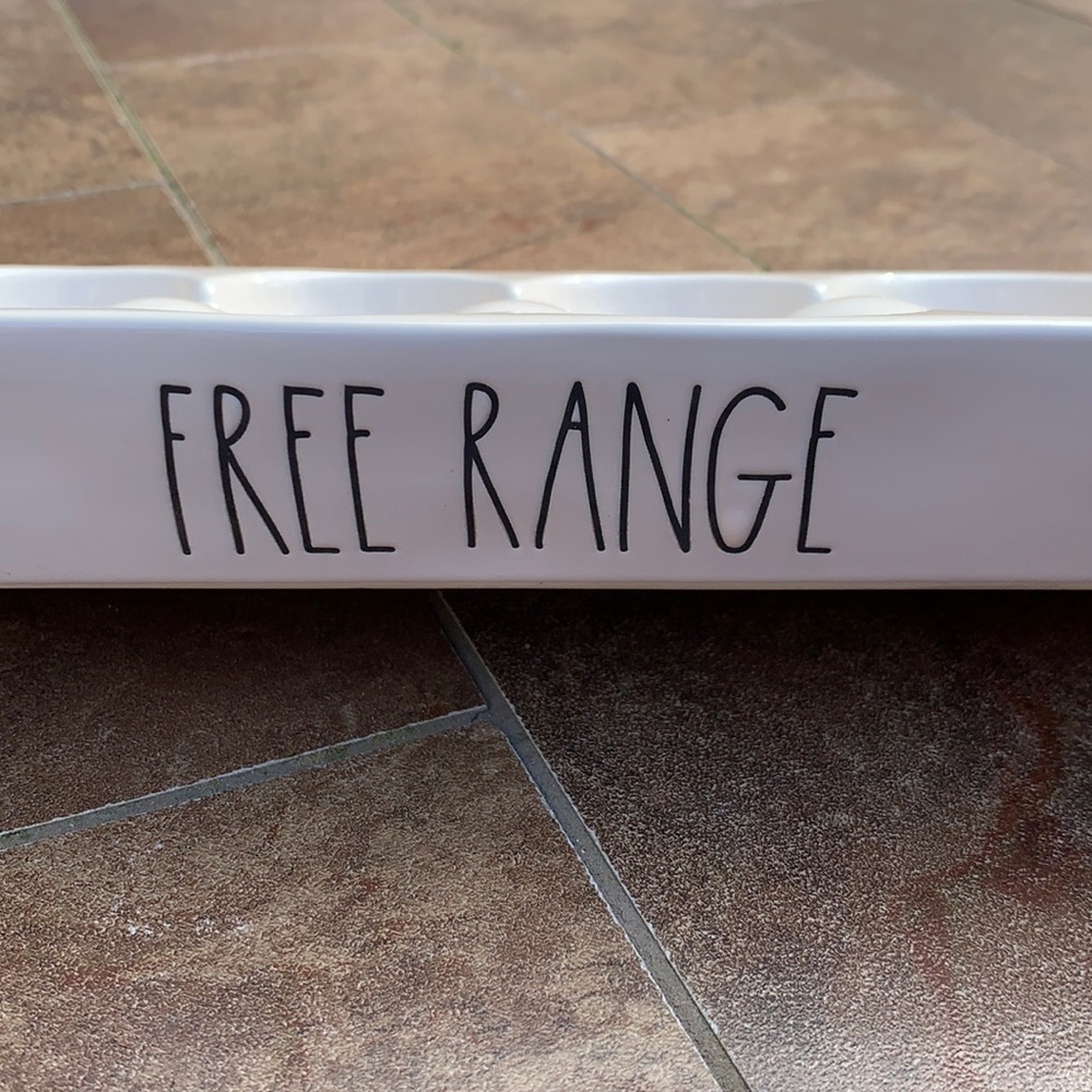 New Rae Dunn FREE RANGE 12 Egg Tray